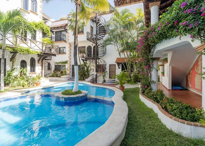 Sweet Studio Downtown With Pool Stepsto Mamitas Beach