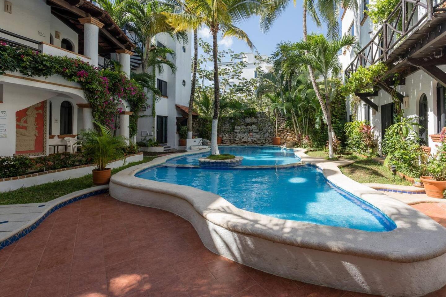 Sweet Downtown With Pool Stepsto Mamitas Apartamento Playa del Carmen