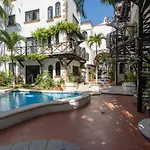 Sweet Studio Downtown With Pool Stepsto Mamitas Beach